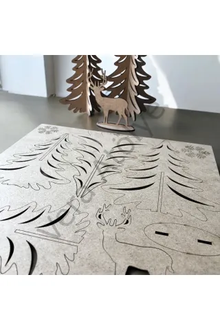 Çam Ağacı ve Geyikli Maket